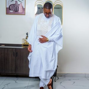 grand boubou 3 pièces blanc "héritage" – broderies géométriques crème – issa classic dakar
