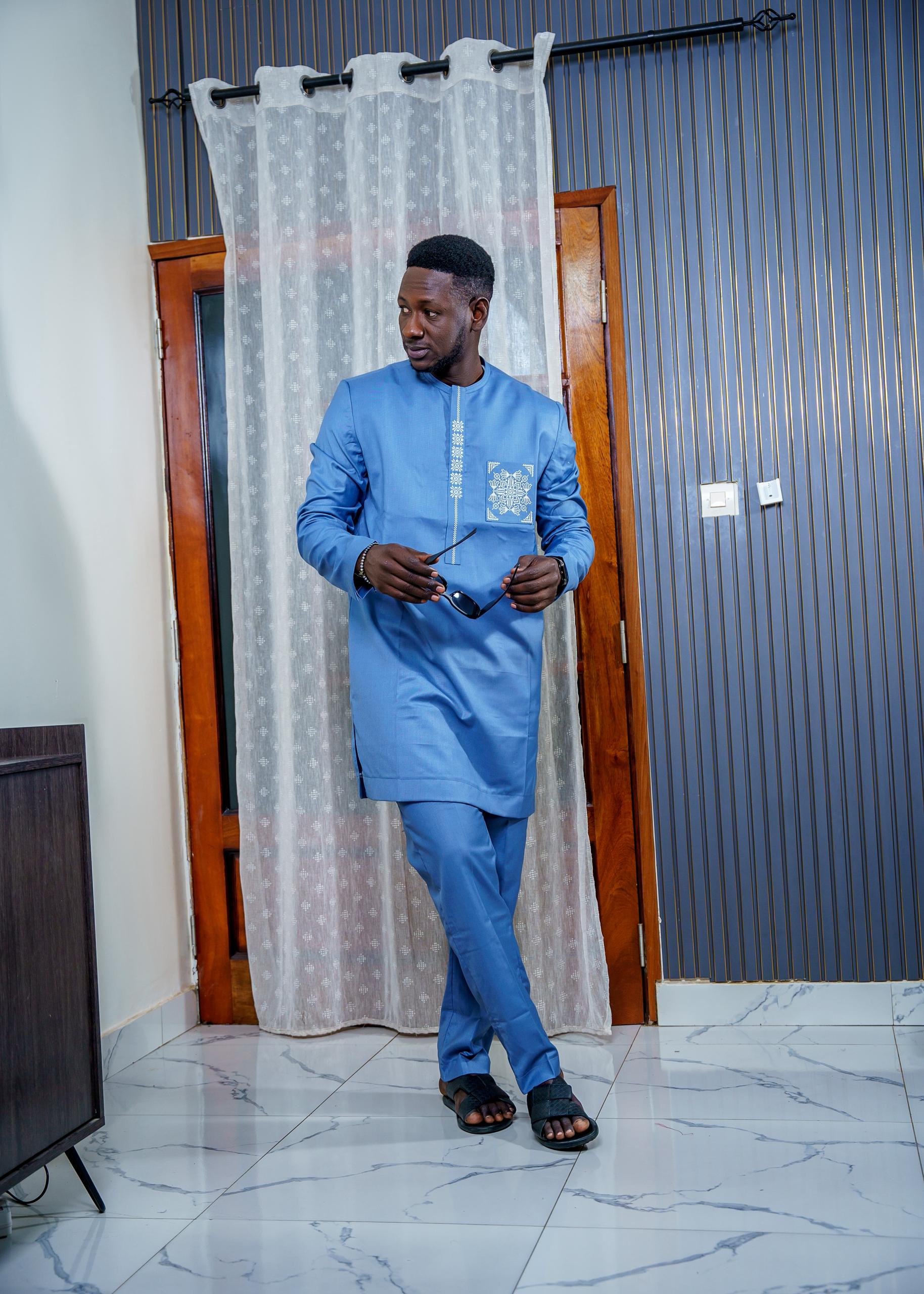 ensemble tradi moderne bleu denim – broderies mandalas & design Épuré – issa classic dakar ensemble tradi moderne bleu denim – broderies mandalas & design Épuré – issa classic dakar